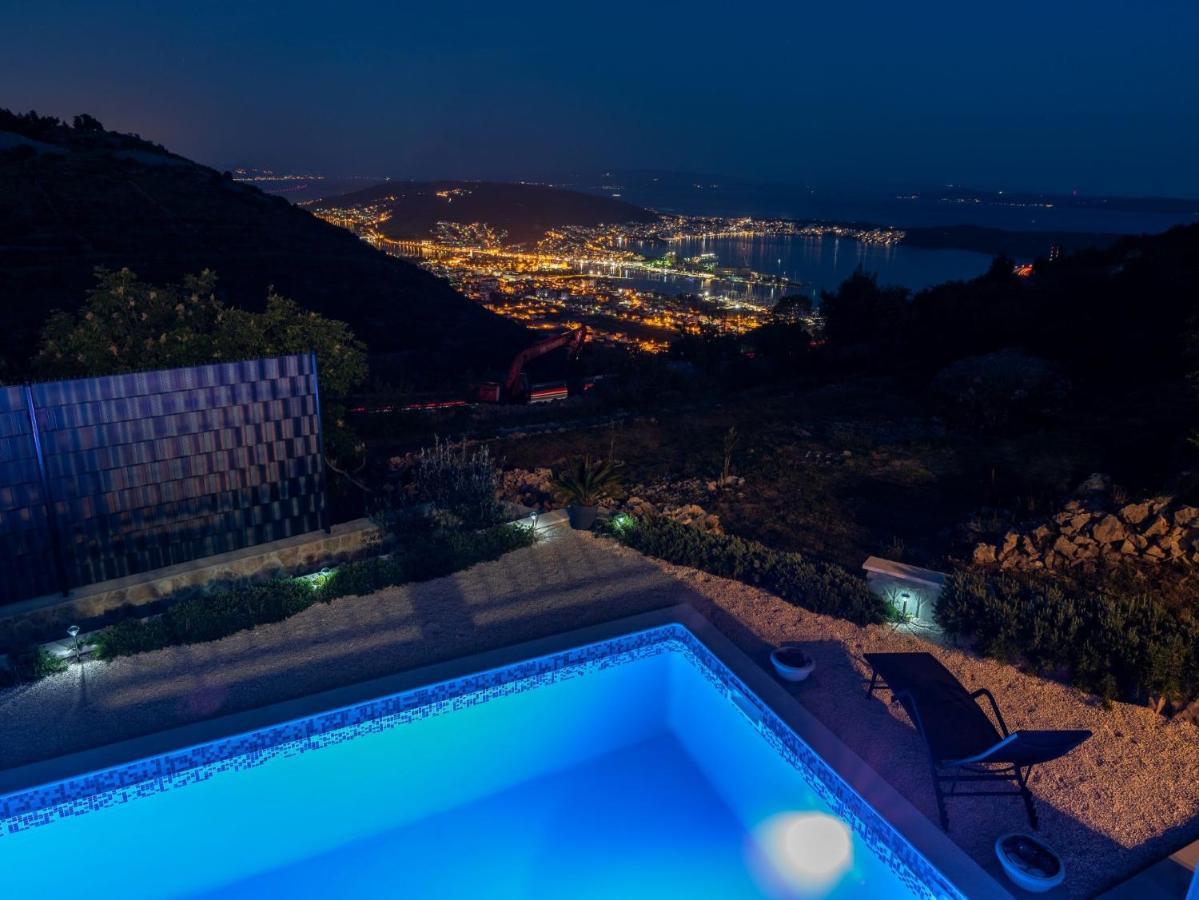 Scenic Sea View,Three Bedroom Villa With Pool Trogir Exterior photo