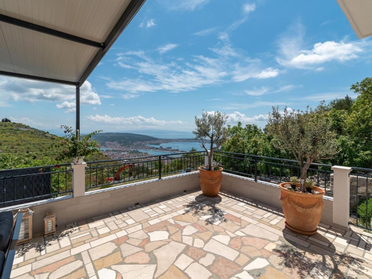 Scenic Sea View,Three Bedroom Villa With Pool Trogir Exterior photo
