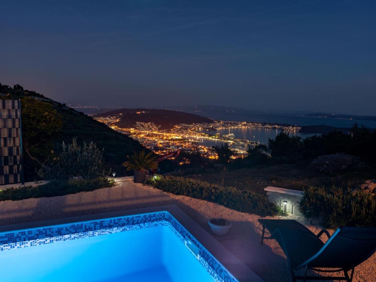 Scenic Sea View,Three Bedroom Villa With Pool Trogir Exterior photo